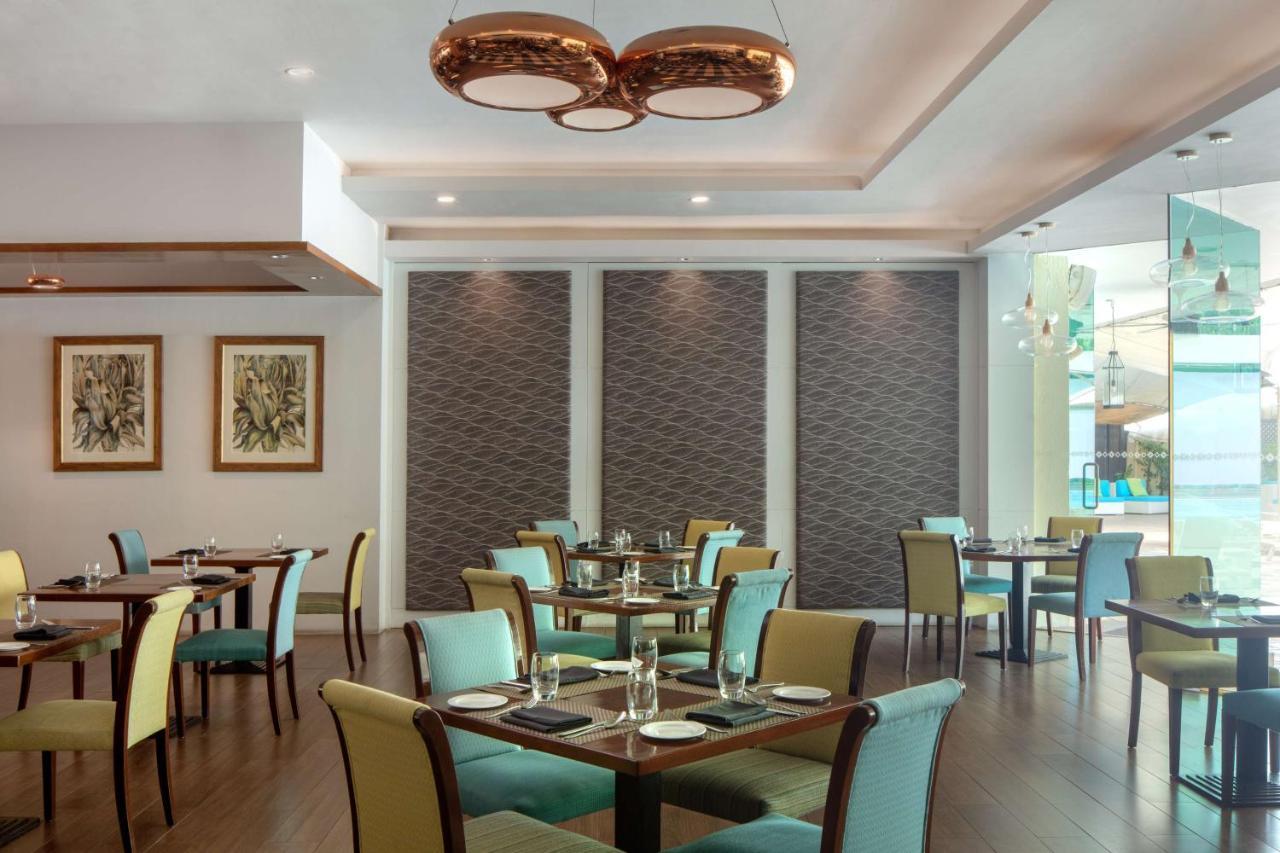 Radisson Hotel Brunei Darussalam Bandar Seri Begawan Esterno foto