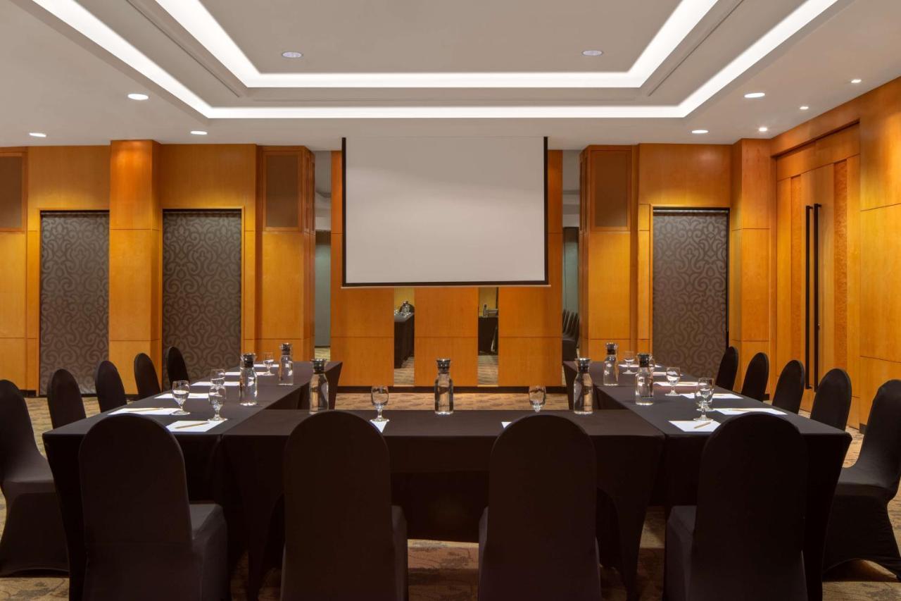 Radisson Hotel Brunei Darussalam Bandar Seri Begawan Esterno foto